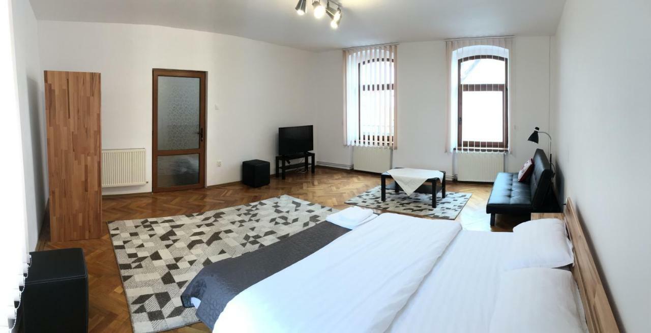 Pe Tocile Apartment Braşov Eksteriør bilde