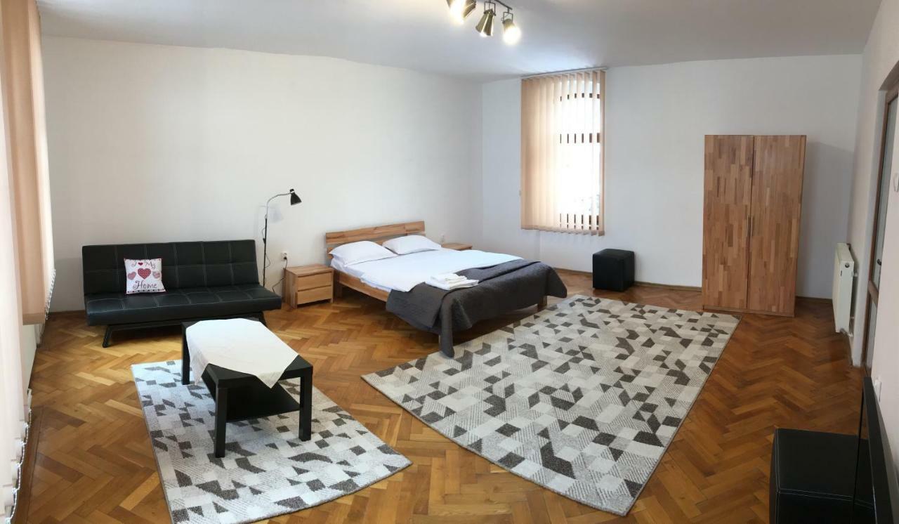 Pe Tocile Apartment Braşov Eksteriør bilde