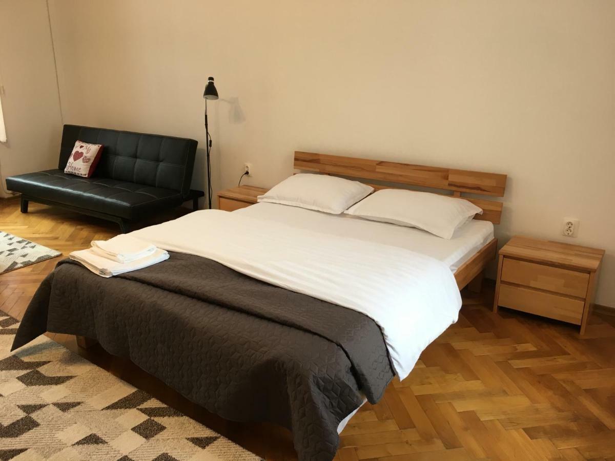 Pe Tocile Apartment Braşov Eksteriør bilde