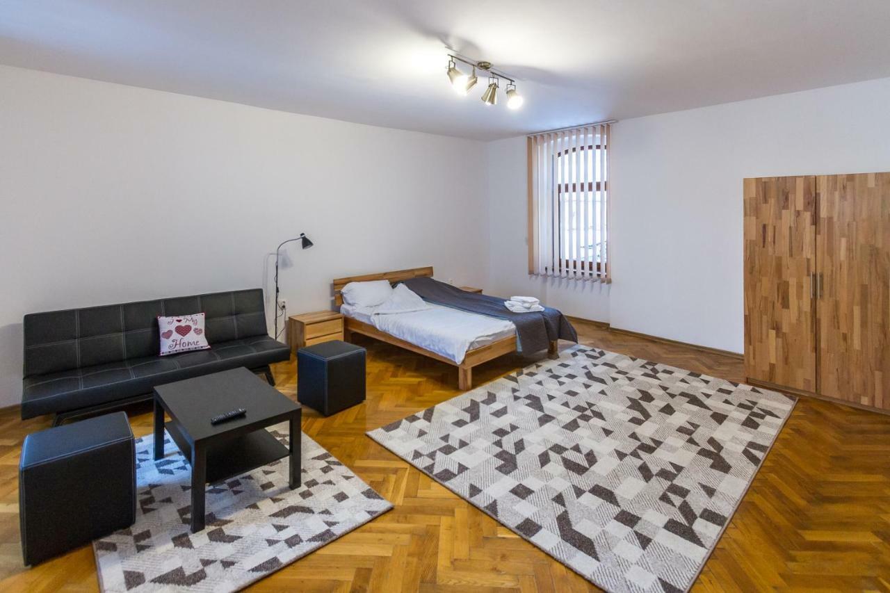 Pe Tocile Apartment Braşov Eksteriør bilde