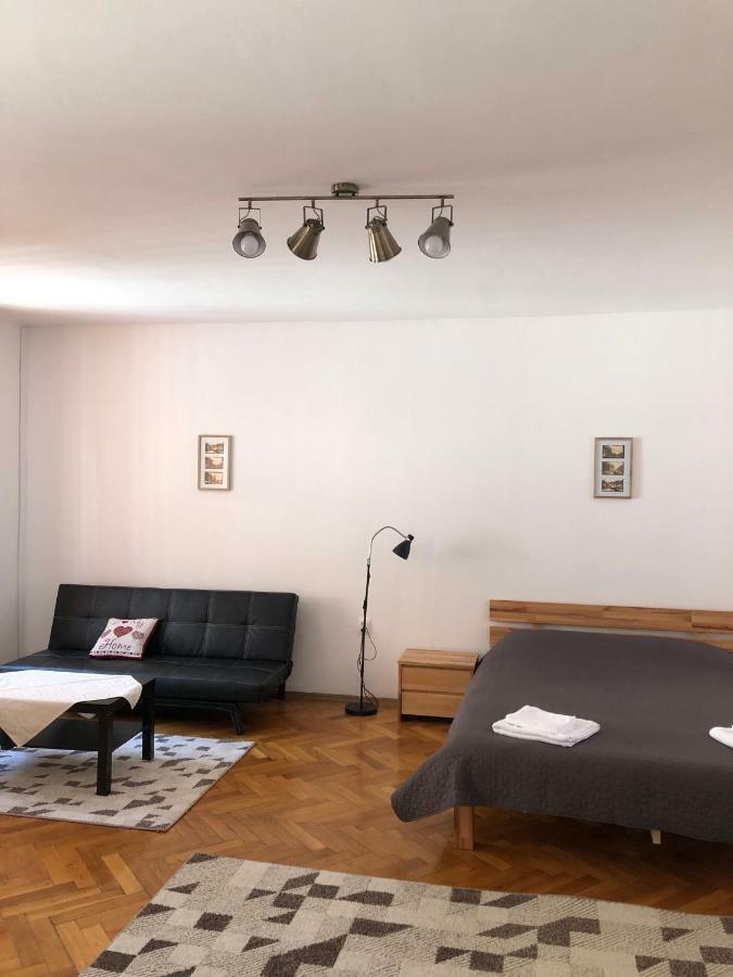 Pe Tocile Apartment Braşov Eksteriør bilde